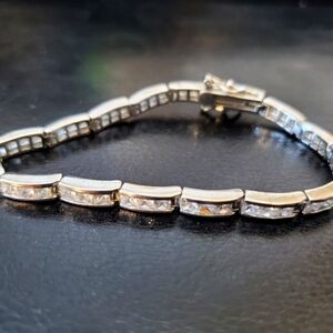 Bracket,Baggett rinstones